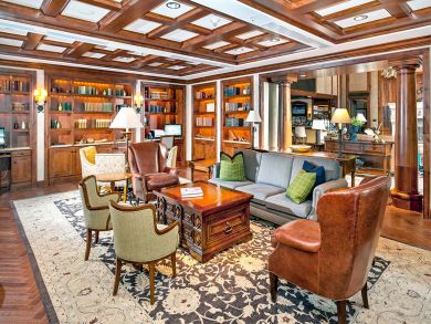 Avon Condo 925653