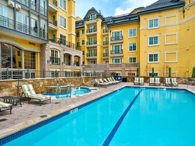Avon Condo 925653