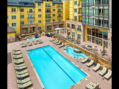 Avon Condo 925653