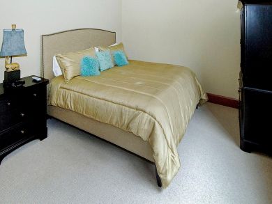 Avon Condo 925653