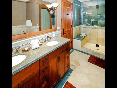 Avon Condo 925653