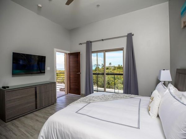 Turks and Caicos Luxury Vacation Home with Private Pool
