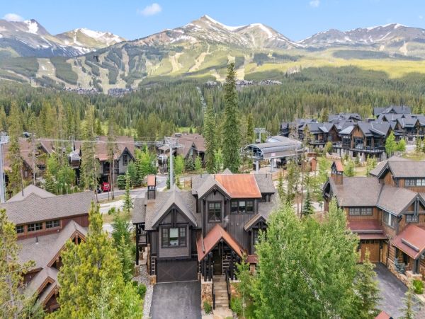 Luxury Breckenridge Five Bedroom Vacation Home Walk to Lift