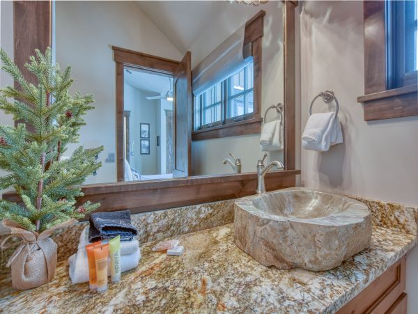 Luxury Breckenridge Five Bedroom Vacation Home Walk to Lift