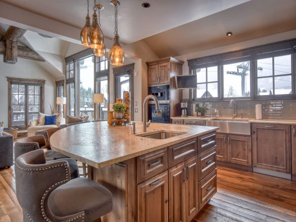 Luxury Breckenridge Five Bedroom Vacation Home Walk to Lift