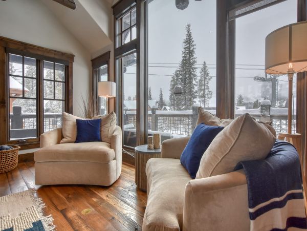 Luxury Breckenridge Five Bedroom Vacation Home Walk to Lift
