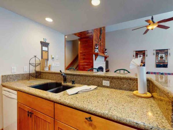 3 plus loft 2.5 bath Townhome on East Vail Shuttle