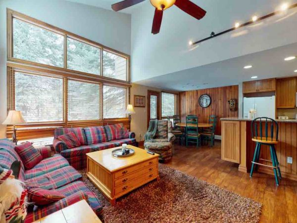 3 plus loft 2.5 bath Townhome on East Vail Shuttle