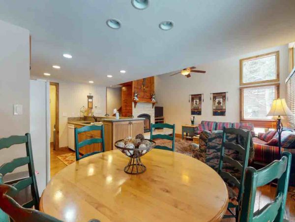 3 plus loft 2.5 bath Townhome on East Vail Shuttle