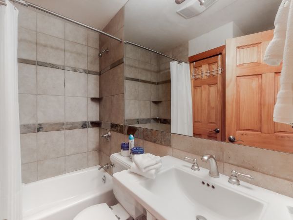 Vail One Bedroom Vacation Condo Rental Sleeps Four Guests