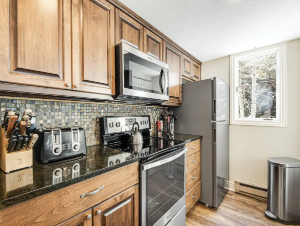 Beautiful Vail 3 Bedroom Condo Near Ski Shuttle