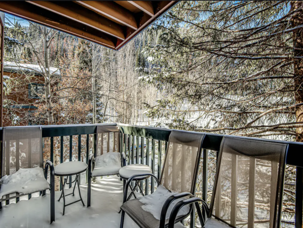 Beautiful Vail 3 Bedroom Condo Near Ski Shuttle