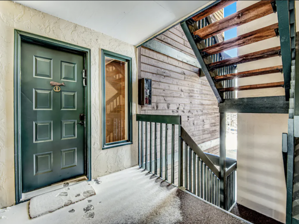 Beautiful Vail 3 Bedroom Condo Near Ski Shuttle