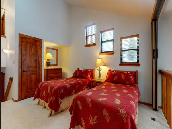 Spacious East Vail Townhome on Shuttle