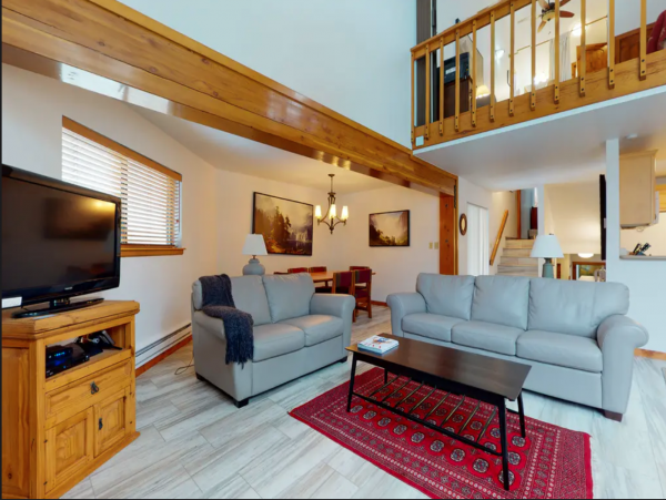 Spacious East Vail Townhome on Shuttle