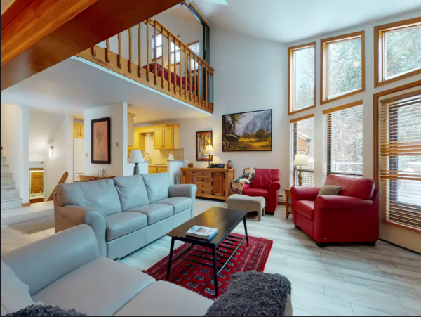 Spacious East Vail Townhome on Shuttle