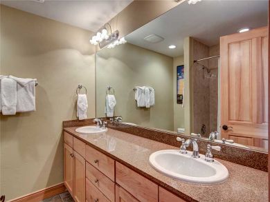 Breckenridge Home 925711 Breckenridge Home 925711