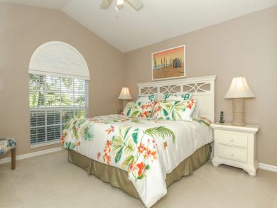 Naples Vacation Home Sleeps Eight Guests