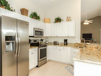 Naples Vacation Home Sleeps Eight Guests