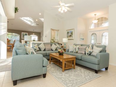 Naples Vacation Home Sleeps Eight Guests