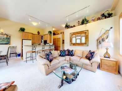 Vail Three Bedroom Vacation Condo Walk to Lift