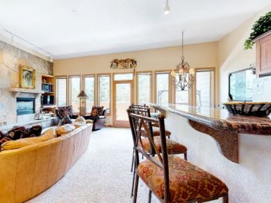 Vail Three Bedroom Vacation Condo Walk to Lift