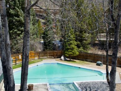 Mountain View Three Bedroom Ski Condo in Vail