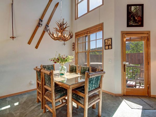 Luxury Townhome Walking Distance to Peak 9