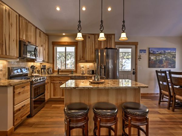 Four Bedroom Mountain Home in Keystone 4 Bedrooms Sleeps 12