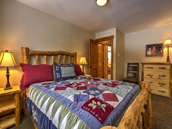 Four Bedroom Mountain Home in Keystone 4 Bedrooms Sleeps 12