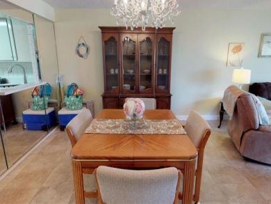 Holmes Beach Vacation Condo Sleeps Four Guests