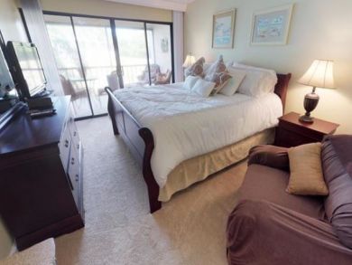 Holmes Beach Vacation Condo Sleeps Four Guests
