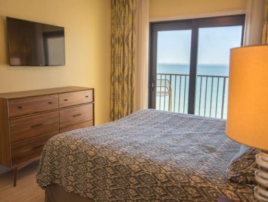 Top Floor Beachfront 3 Bedroom Condo Panoramic Ocean Views