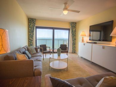 Top Floor Beachfront 3 Bedroom Condo Panoramic Ocean Views