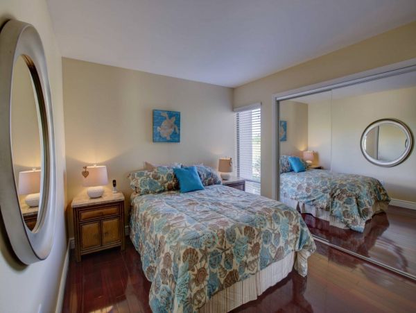 Siesta Key Vacation Condo 2 Bedrooms Sleeps 6 guests