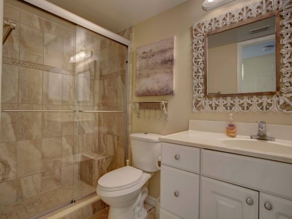 Siesta Key Vacation Condo 2 Bedrooms Sleeps 6 guests