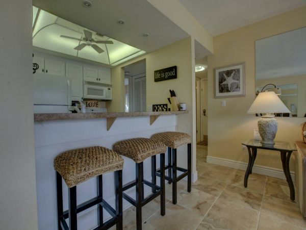 Siesta Key Vacation Condo 2 Bedrooms Sleeps 6 guests