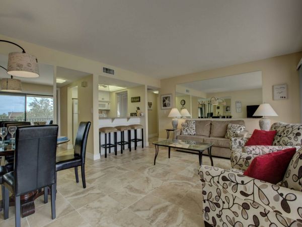 Siesta Key Vacation Condo 2 Bedrooms Sleeps 6 guests