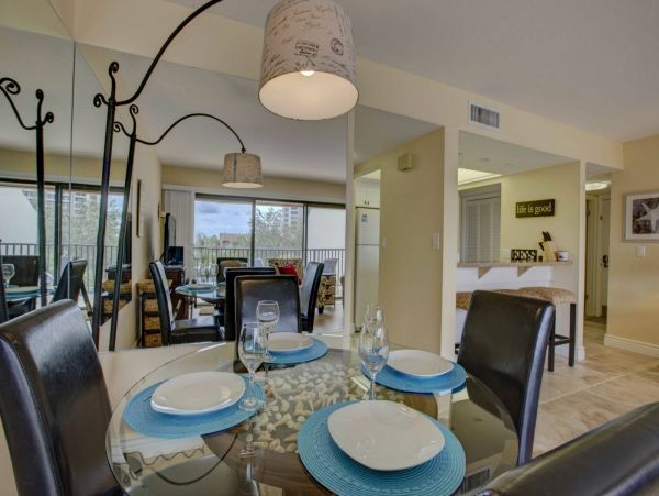 Siesta Key Vacation Condo 2 Bedrooms Sleeps 6 guests