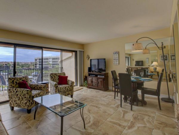 Siesta Key Vacation Condo 2 Bedrooms Sleeps 6 guests