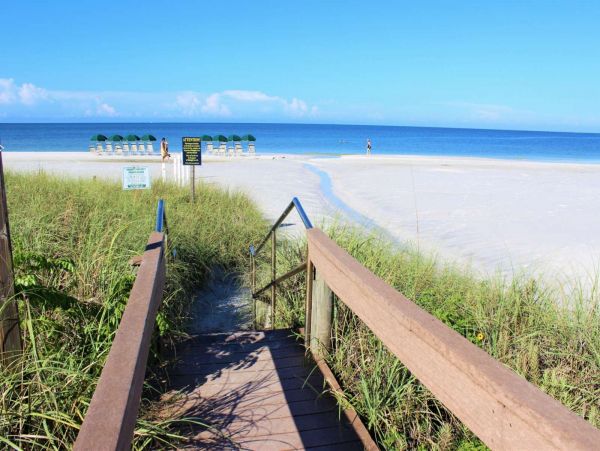 Siesta Key Vacation Condo 2 Bedrooms Sleeps 6 guests