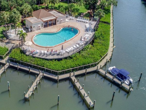 Siesta Key Vacation Condo 2 Bedrooms Sleeps 6 guests