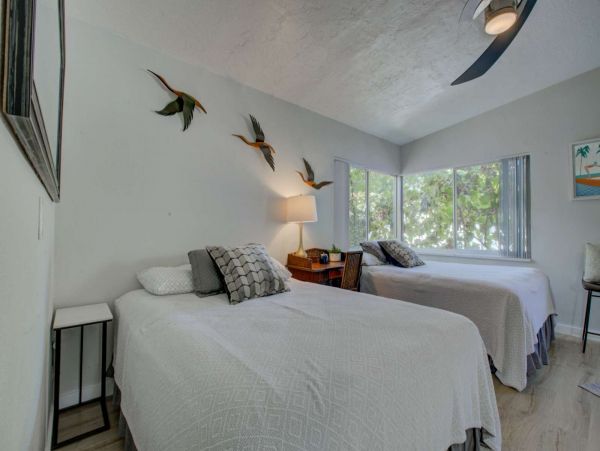 Lido Key 1 Bedroom Vacation Rental Sleeps 6 Guests