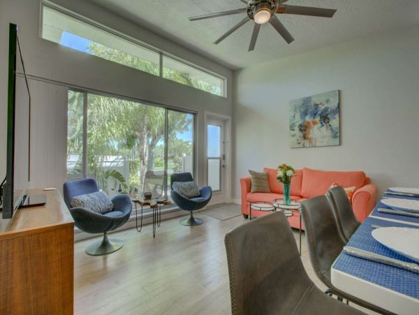 Lido Key 1 Bedroom Vacation Rental Sleeps 6 Guests