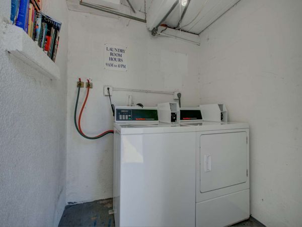 Lido Key 1 Bedroom Vacation Rental Sleeps 6 Guests