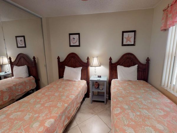Two Bedroom Gulf Front Vacation Condo in Madeira Beach