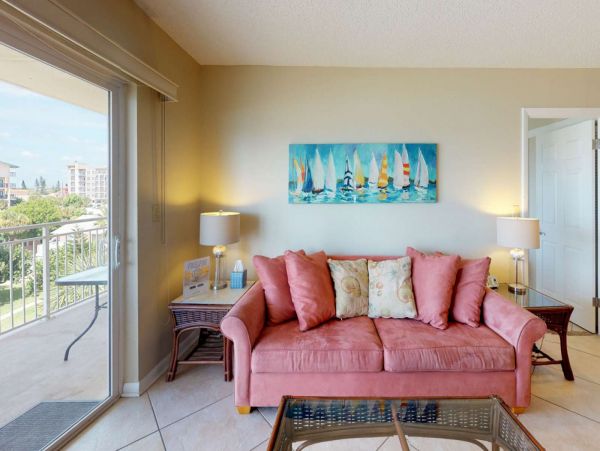 Two Bedroom Gulf Front Vacation Condo in Madeira Beach