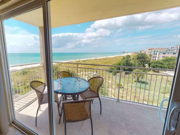 Two Bedroom Gulf Front Vacation Condo in Madeira Beach