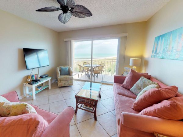 Two Bedroom Gulf Front Vacation Condo in Madeira Beach
