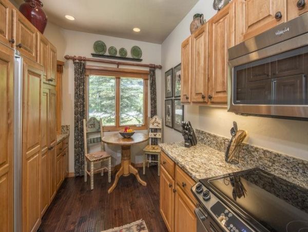 Edwards Walk to Lift 4 Bedroom Townhome